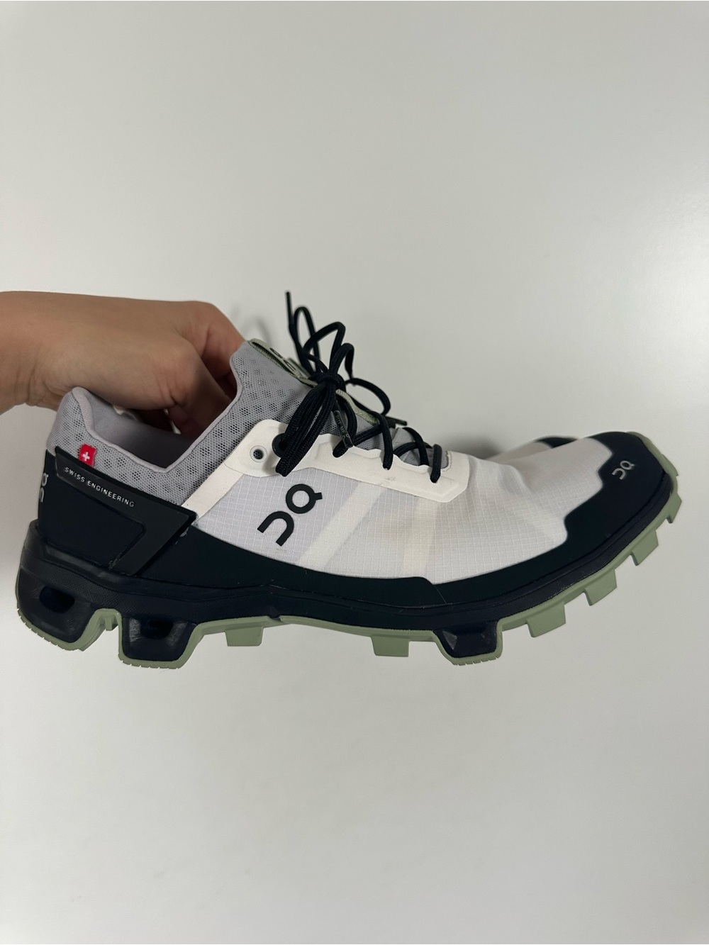 On Cloudventure Trail Running Shoe - White | Leaf